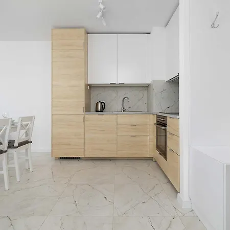 Cozy With A Balcony And Parking By Renters Sosnowiec