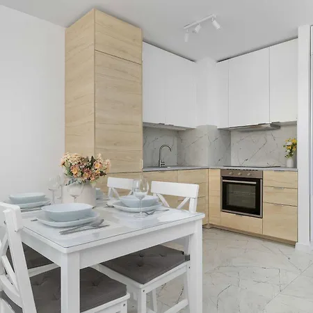 Apartamento Cozy With A Balcony And Parking By Renters