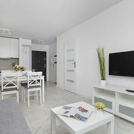 Cozy With A Balcony And Parking By Renters * Sosnowiec